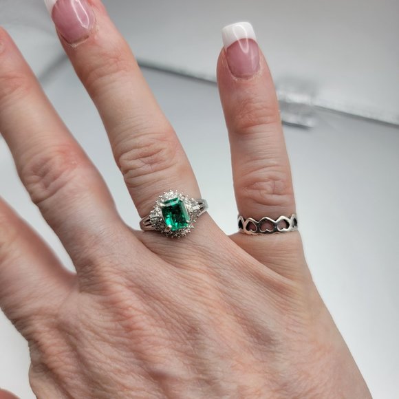 Platinum Emerald and 1.49 ctw VS1 Diamond Ring - Picture 10 of 11